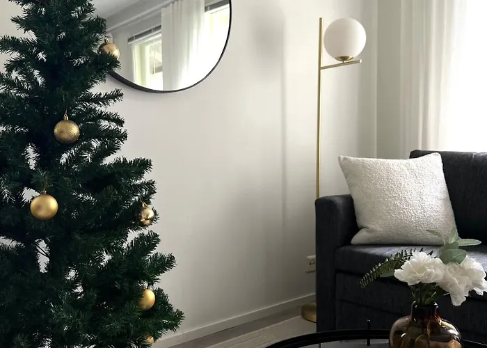 דירה With Sauna And Backyard