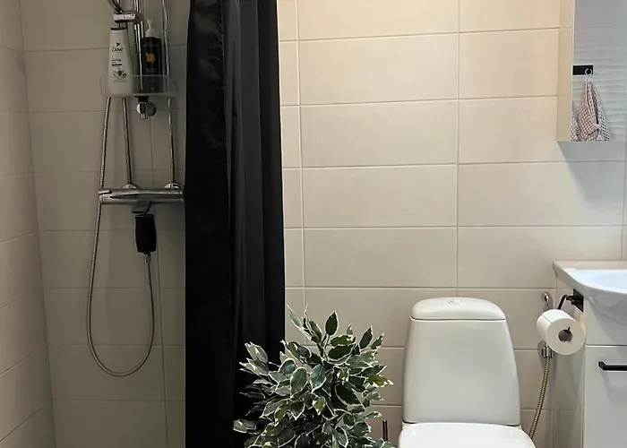 דירה With Sauna And Backyard